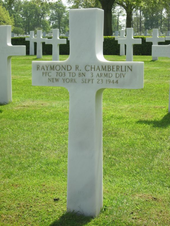 (32199941), photograph by: Arthur from the Cambridge American Cemetery 